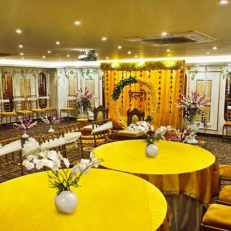 Hotel Town Grand Patel Nagar Neu-Delhi Exterior foto
