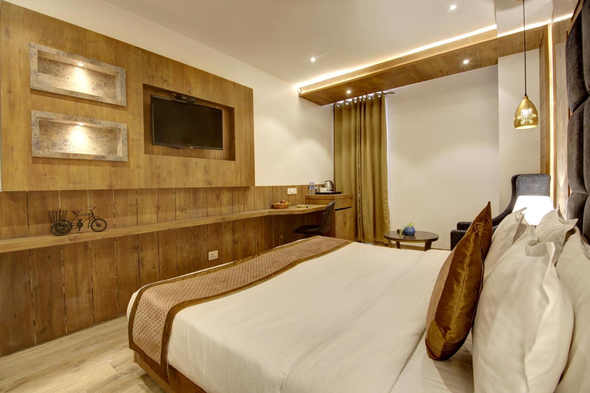 Hotel Town Grand Patel Nagar Neu-Delhi Exterior foto