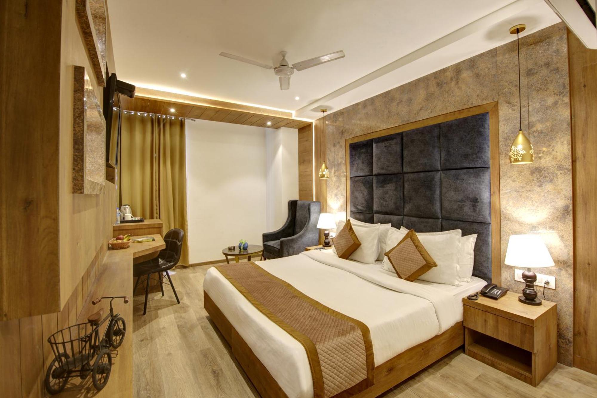 Hotel Town Grand Patel Nagar Neu-Delhi Exterior foto