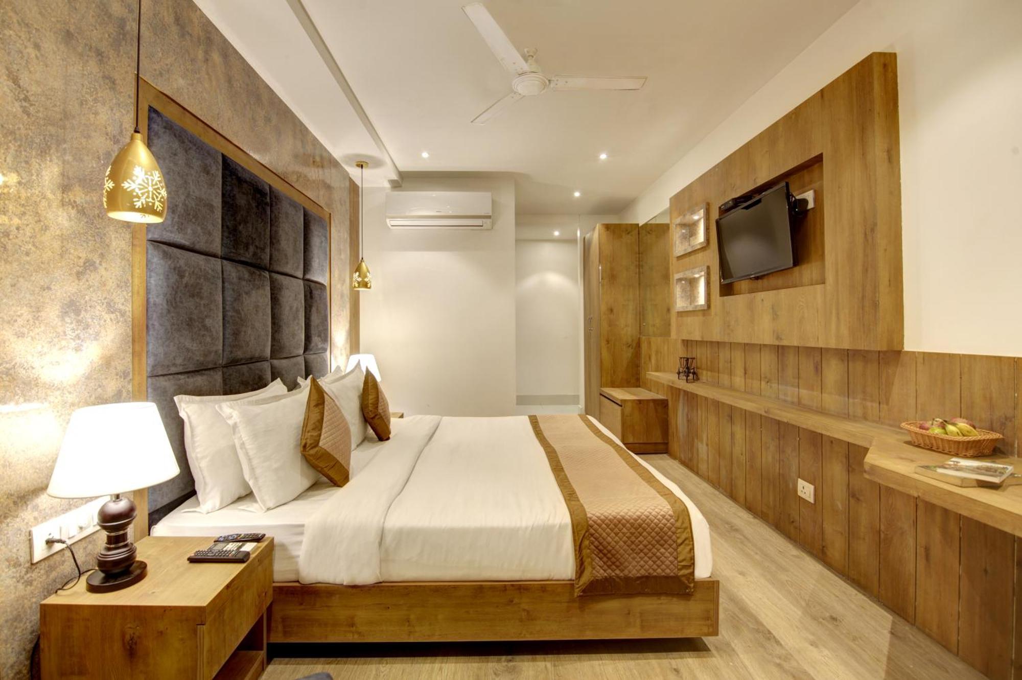 Hotel Town Grand Patel Nagar Neu-Delhi Exterior foto