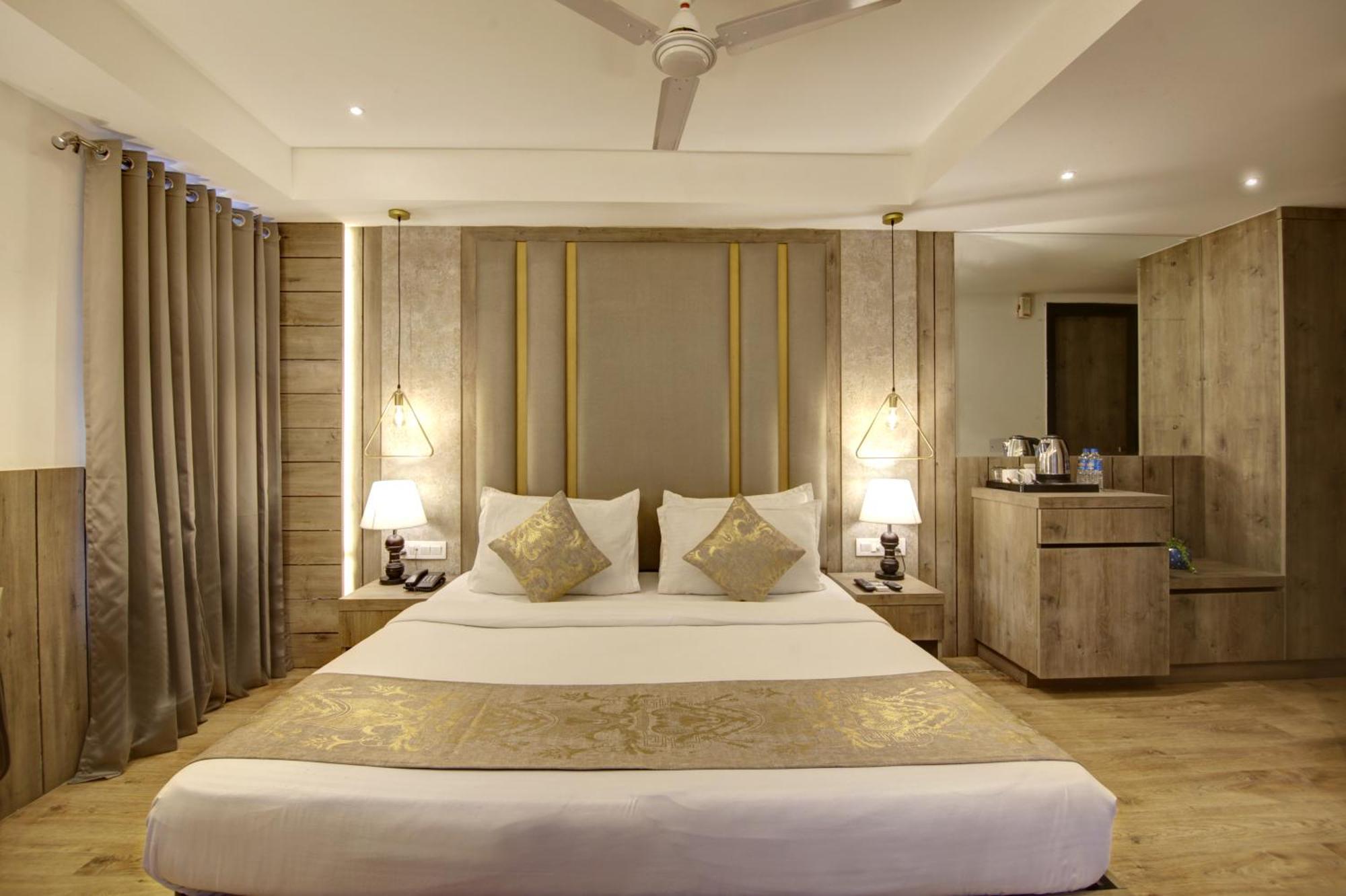 Hotel Town Grand Patel Nagar Neu-Delhi Exterior foto