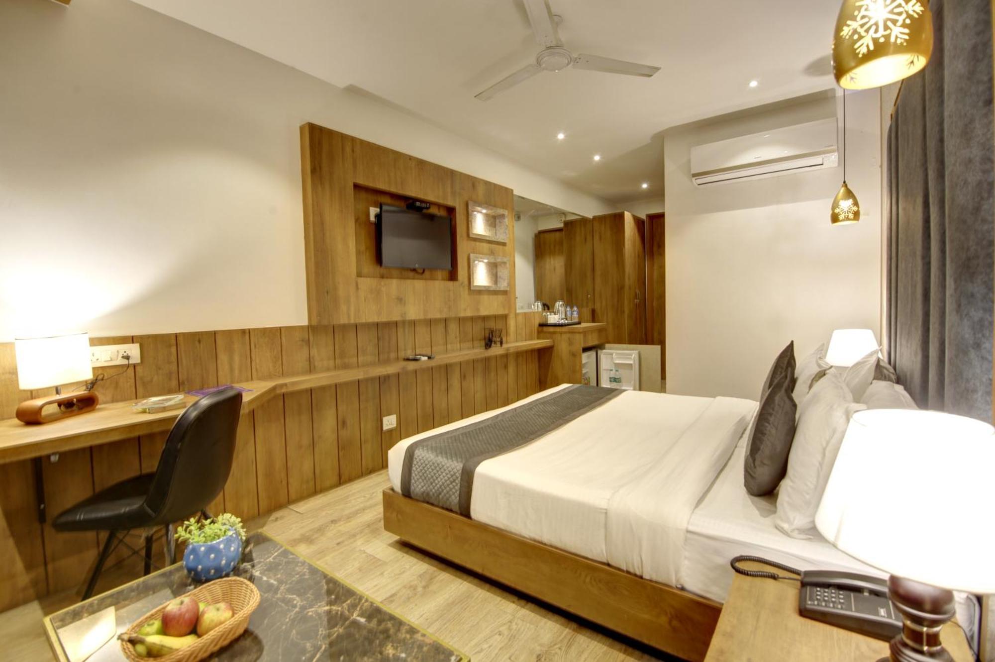 Hotel Town Grand Patel Nagar Neu-Delhi Exterior foto