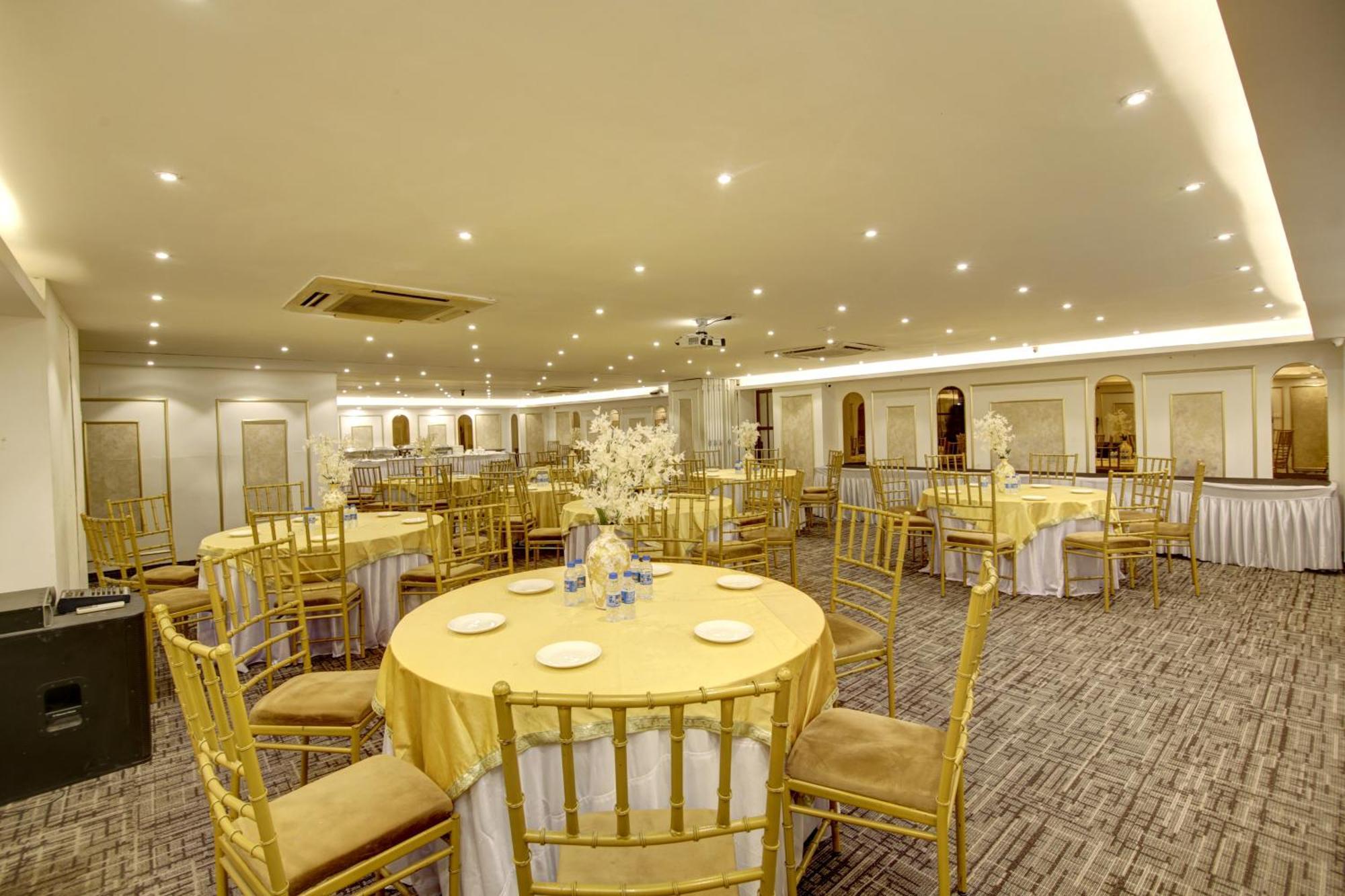 Hotel Town Grand Patel Nagar Neu-Delhi Exterior foto