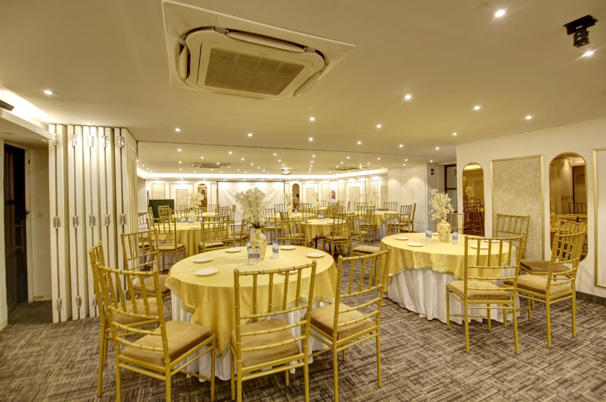 Hotel Town Grand Patel Nagar Neu-Delhi Exterior foto