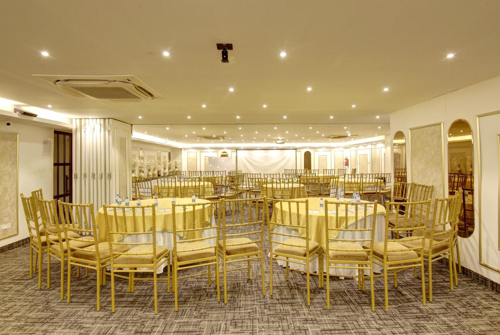 Hotel Town Grand Patel Nagar Neu-Delhi Exterior foto