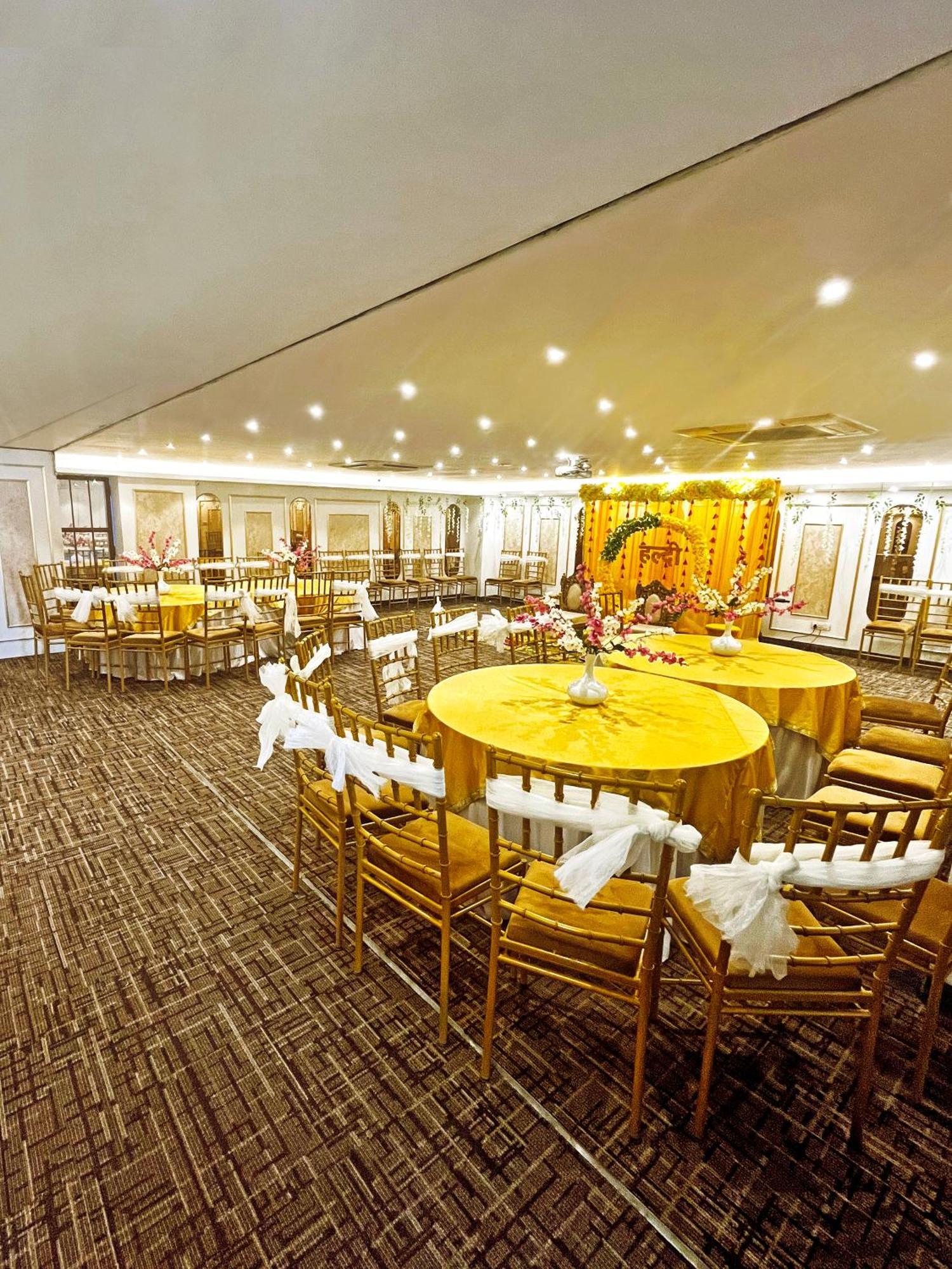 Hotel Town Grand Patel Nagar Neu-Delhi Exterior foto