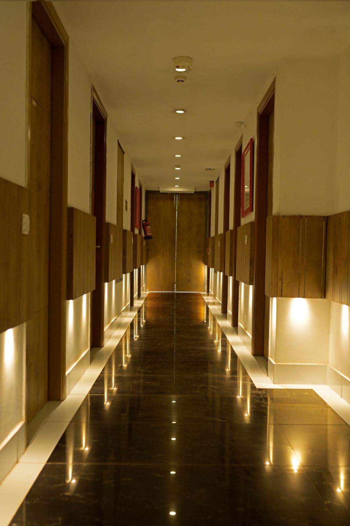 Hotel Town Grand Patel Nagar Neu-Delhi Exterior foto